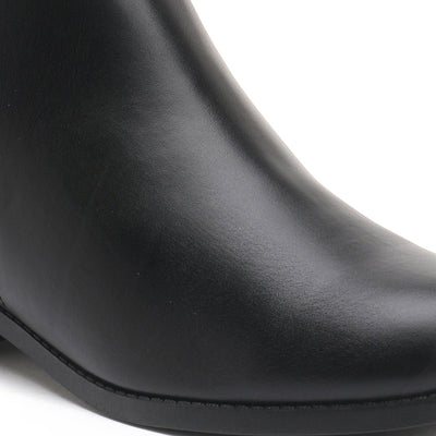 Sleek Chlesea Boots In Black