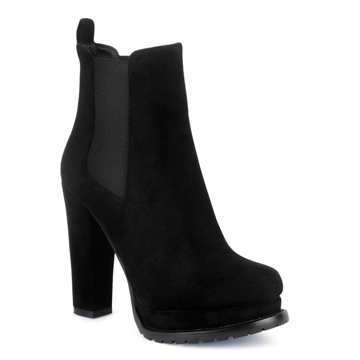 Block Heeled Boot in Black - Black