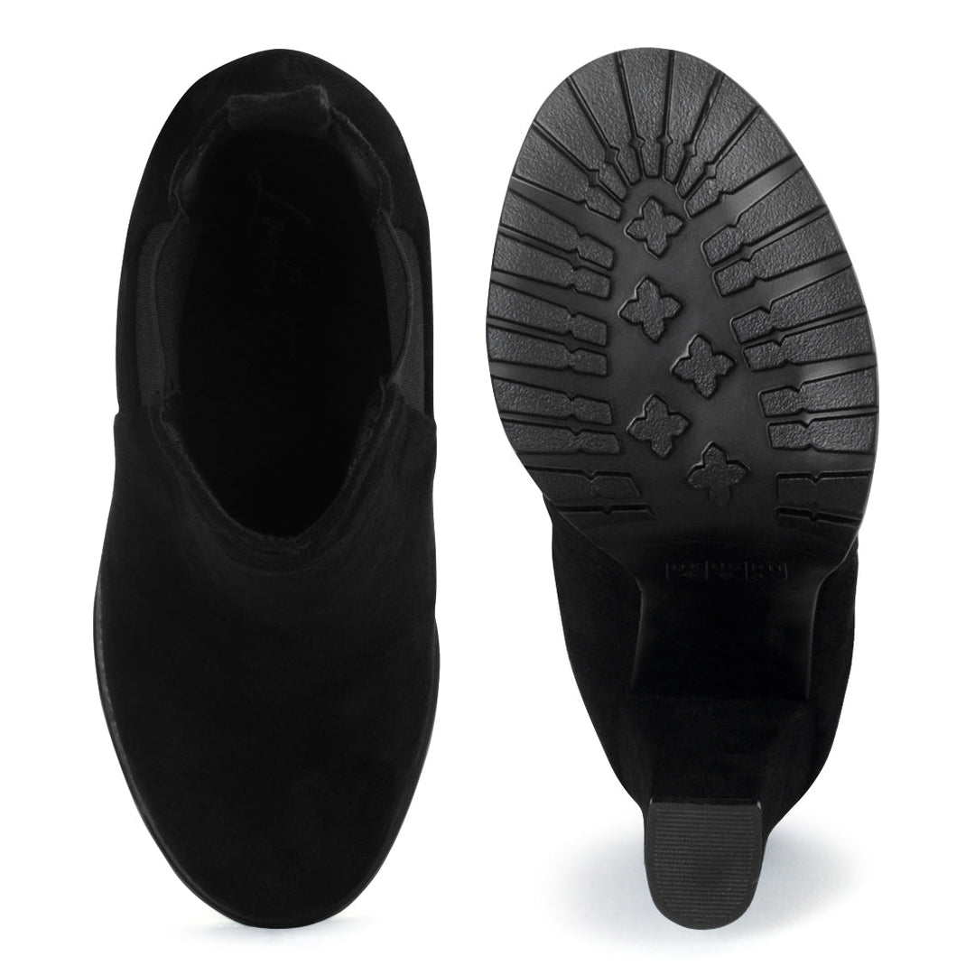 Block Heeled Boot in Black - Black