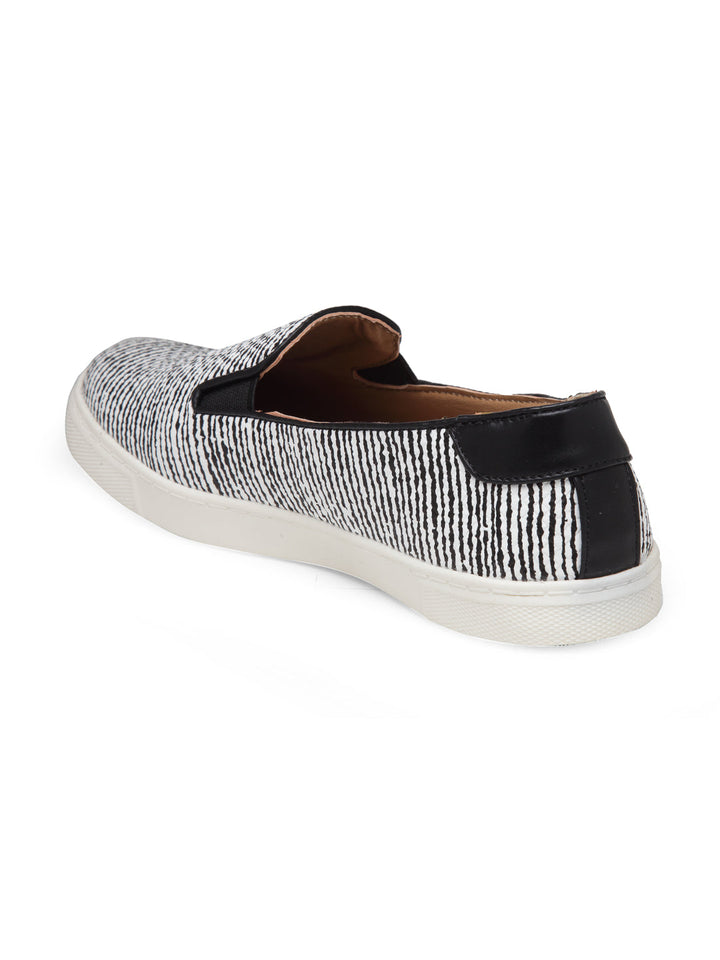 Black Sneakers - Black