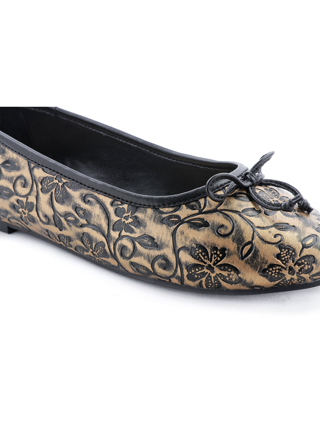 Flower Engraving Gold Ballerinas - Gold