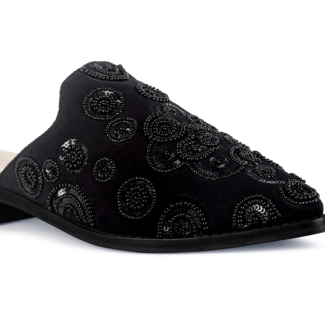 HANDCRAFTED EMBROIDERED VELVET MULES IN BLACK - Black